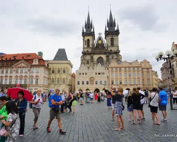 Praga: Praktyczny przewodnik, plany zwiedzania i porady dla Polaków